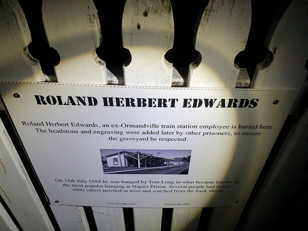 Roland Herbert Edwards - Fantasmas de la prisión de Napier